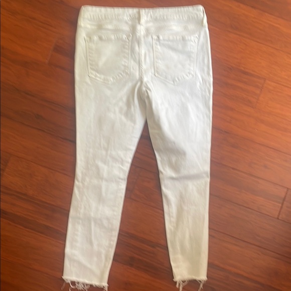 Old Navy White Ankle Cropped Jeans Distressed - Picture 7 of 8